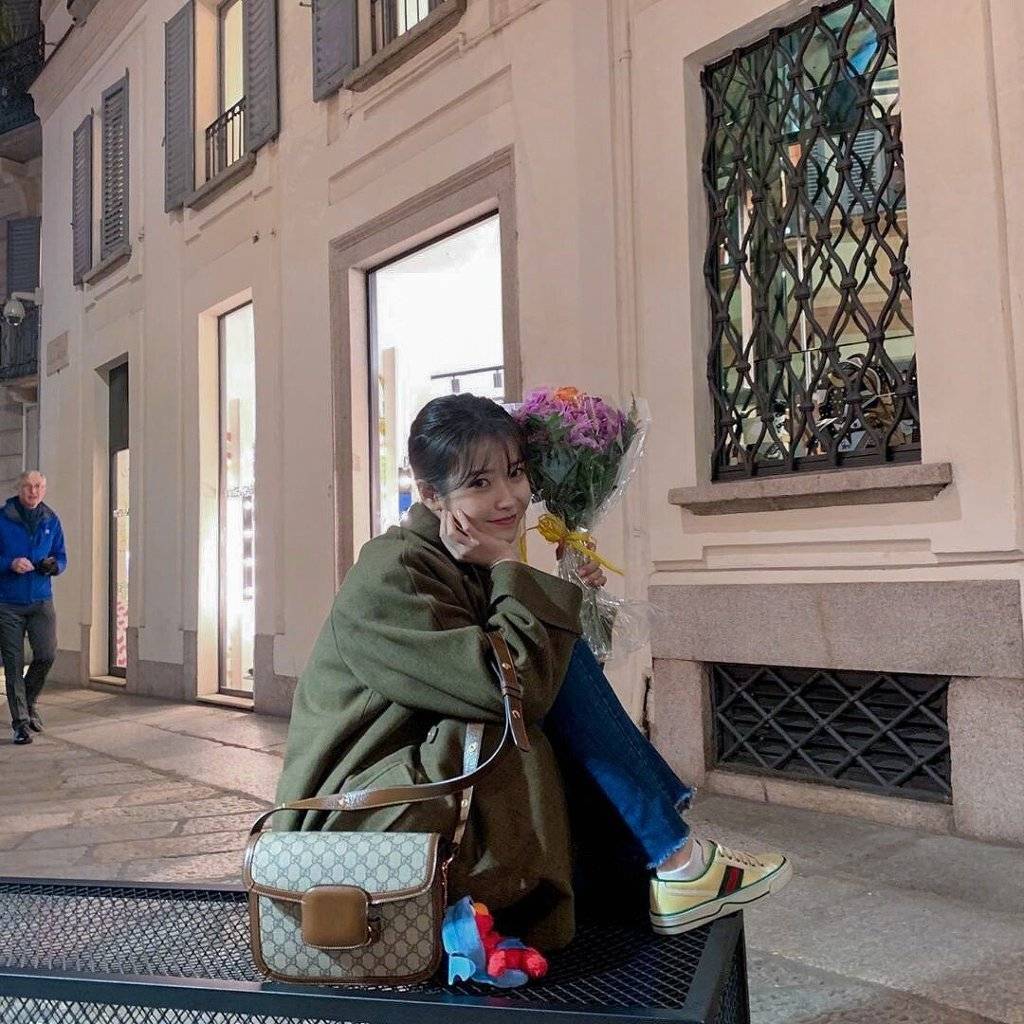 아이유 여친짤 일수도 아닐수도 있는 사진들 .jpg | 인스티즈