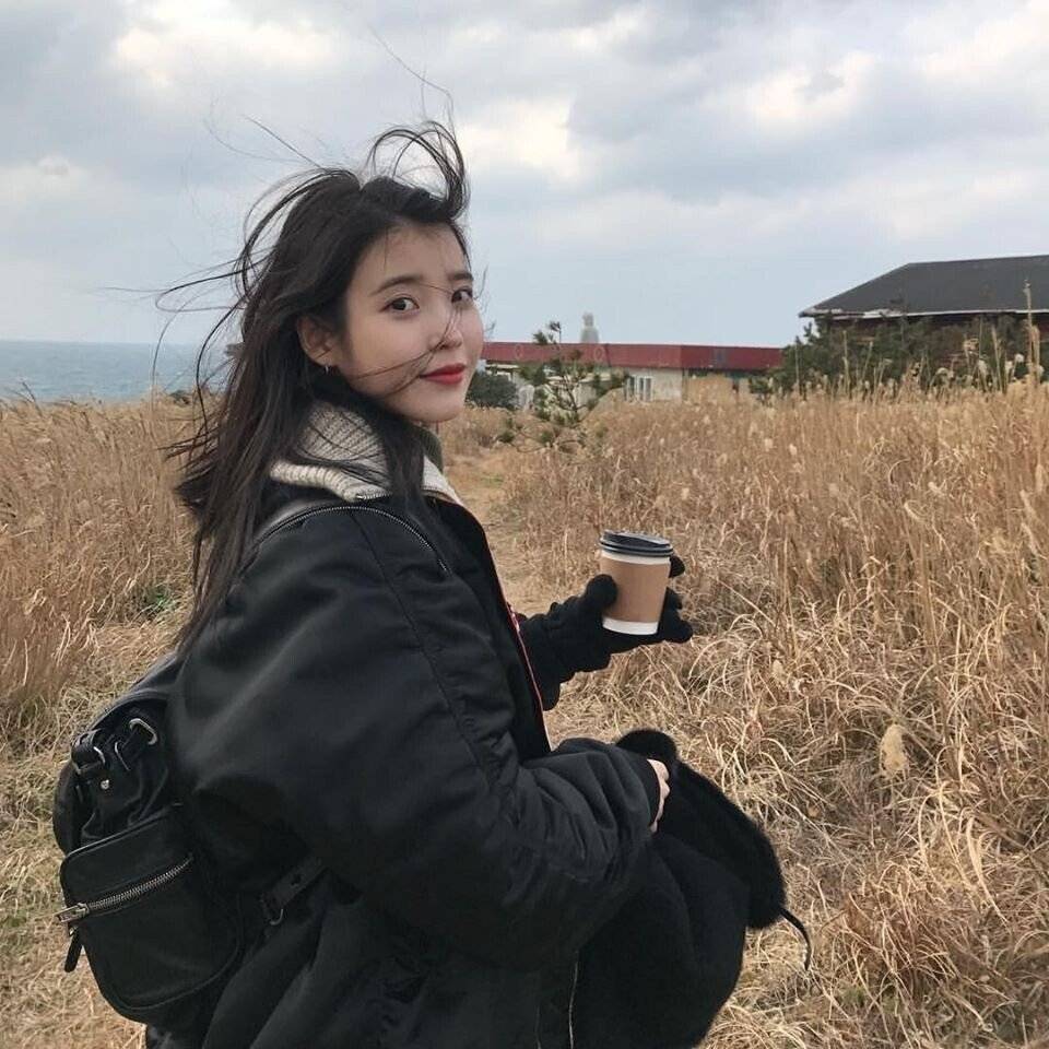 아이유 여친짤 일수도 아닐수도 있는 사진들 .jpg | 인스티즈