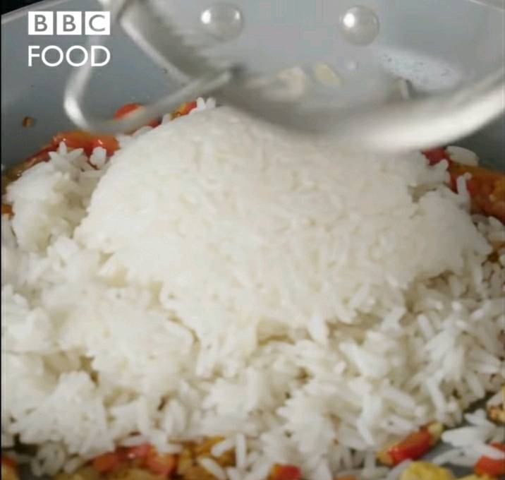 전 세계 아시아인들 어이 털리게 만든 BBC 계란볶음밥 레시피.jpgif | 인스티즈