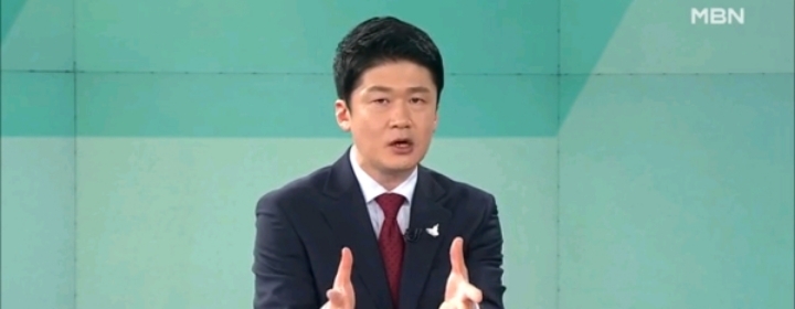 볼때마다 화나있는 아저씨.jpg | 인스티즈