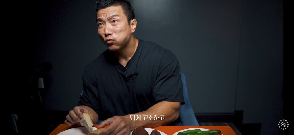 레전드 보디빌더 강경원이 느끼는 닭가슴살 맛 | 인스티즈