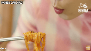 서현진 순대 볶음 먹방.GIF | 인스티즈