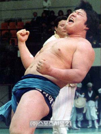 K-2소총 들고 싸우면 강호동 이길수 있다 vs 없다 | 인스티즈