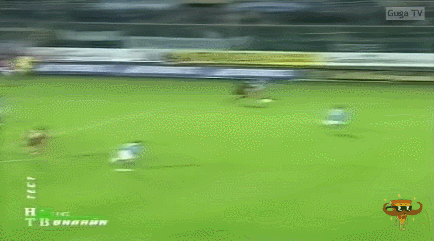 아직도 대체자가 생기지 않는 역대급 축구선수 .gif | 인스티즈