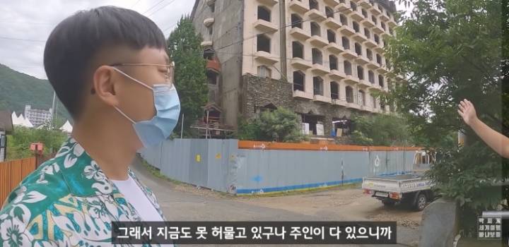 멀쩡한 건물이 폐허가 되고 허물지 못하는 이유.jpg | 인스티즈