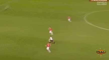 아직도 대체자가 생기지 않는 역대급 축구선수 .gif | 인스티즈