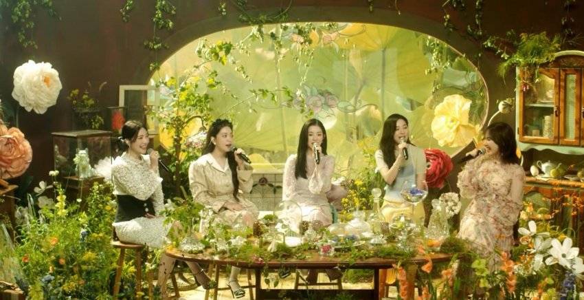 부상 복귀한 웬디 바라보면서 노래하는 레드벨벳 멤버들 ㅋㅋ | 인스티즈