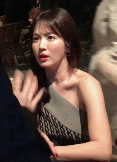 올해 40살이신 배우 송혜교님. GIF | 인스티즈
