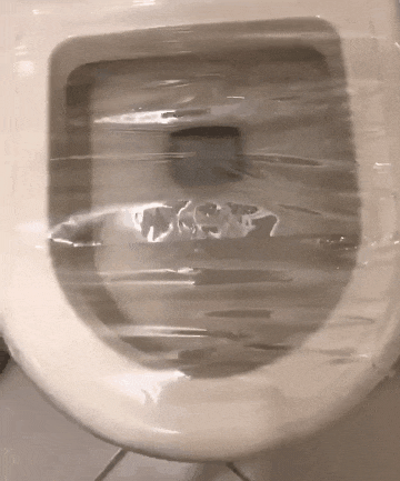 휴대폰이 절대로 빠지지 않는 변기를 개발했습니다 | 인스티즈