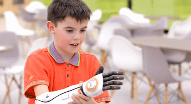 의수 기술력 근황.GIF | 인스티즈