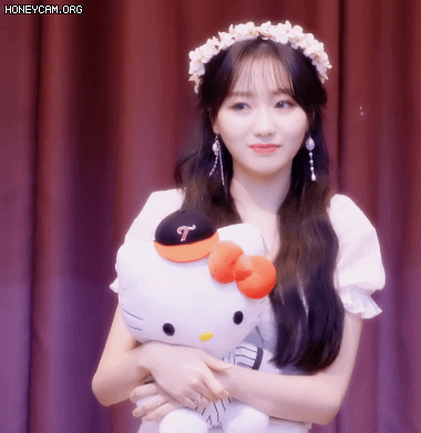 LG 트윈스 인형 가지고노는 러블리즈 빵떡이 류수정.gif | 인스티즈