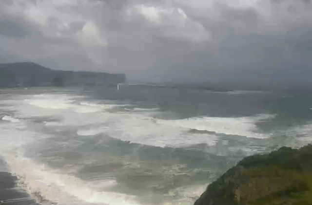 현재 분위기가 심상치 않은 제주 바다 gif | 인스티즈