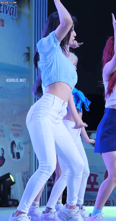 백바지 프로미스나인 새롬.gif | 인스티즈