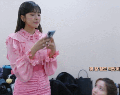 마음에 드는 셀카가 항상 없어서 어렵다는 안유진.gif | 인스티즈