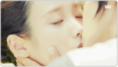 아이유 키스신 모음 ㅓㅜㅑ.gif | 인스티즈