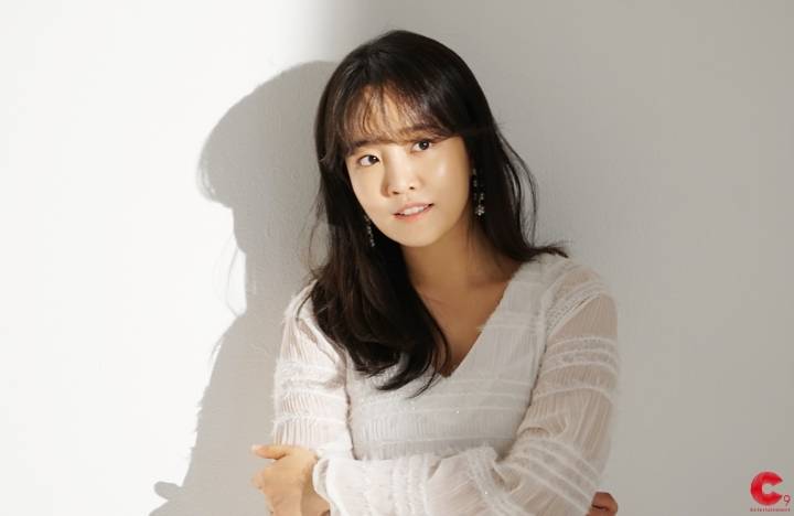 스물 열두살이라는 여가수 화보촬영 | 인스티즈