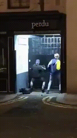 춤추면 문이 열림.gif | 인스티즈