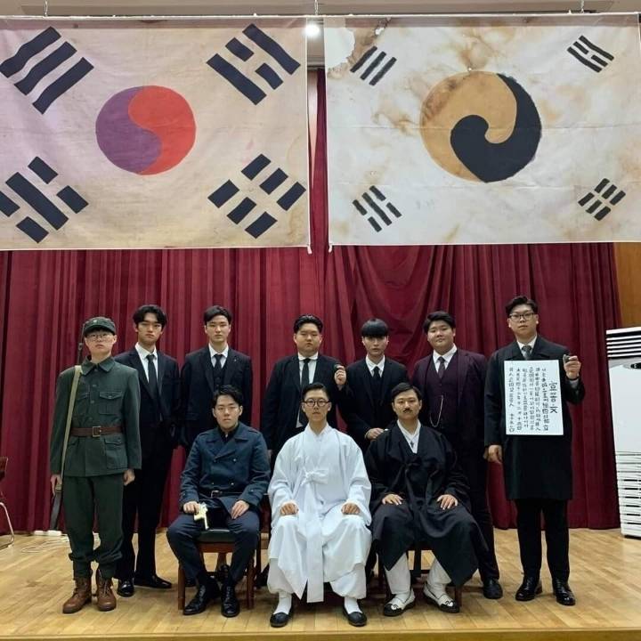 2020 의정부고 졸업사진 중 베스트 컷이라고 얘기나오는 사진.jpg | 인스티즈