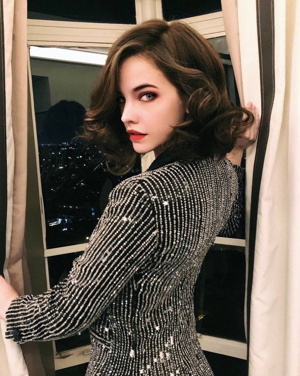 자기 얼굴이 신의 선물이라고 말하는 모델.gif | 인스티즈