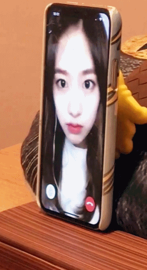 여자아이돌과 영상통화하는 느낌.gif | 인스티즈