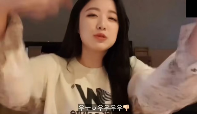 상습적으로 못생겼다고 하는 악플러를 본 슈화 반응 | 인스티즈