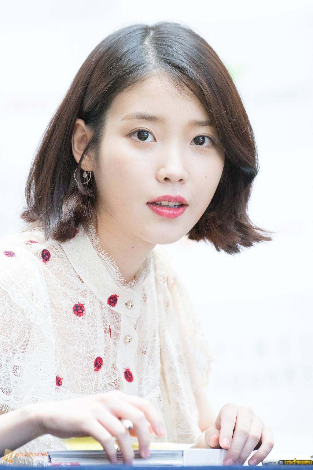 단발머리가 잘어울리는 아이유.jpgi | 인스티즈