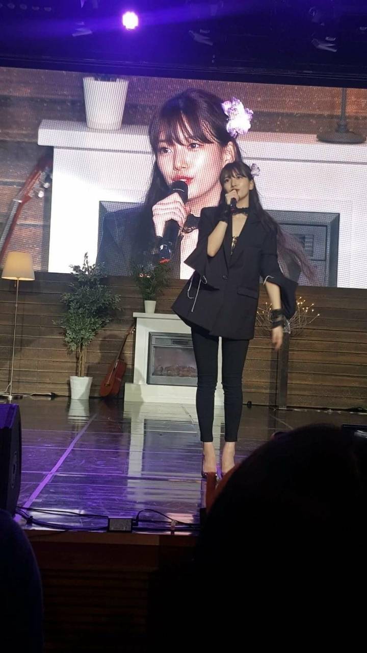 폰카로 찍은 수지 실물 | 인스티즈