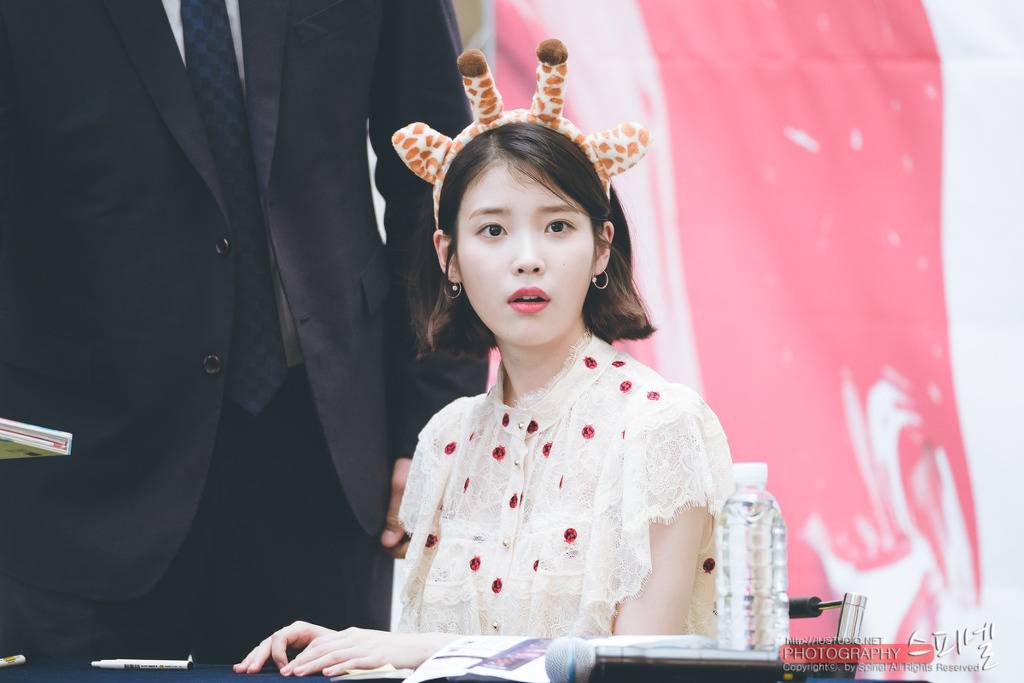 단발머리가 잘어울리는 아이유.jpgi | 인스티즈