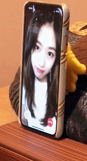 여자아이돌과 영상통화하는 느낌.gif | 인스티즈