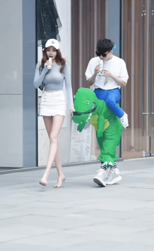 여친에게 끌려 다니는 남자 | 인스티즈