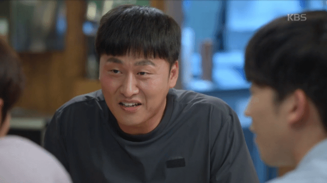 여동생이 이쁘다는 소리를 들었을때 친오빠의 표정.gif | 인스티즈