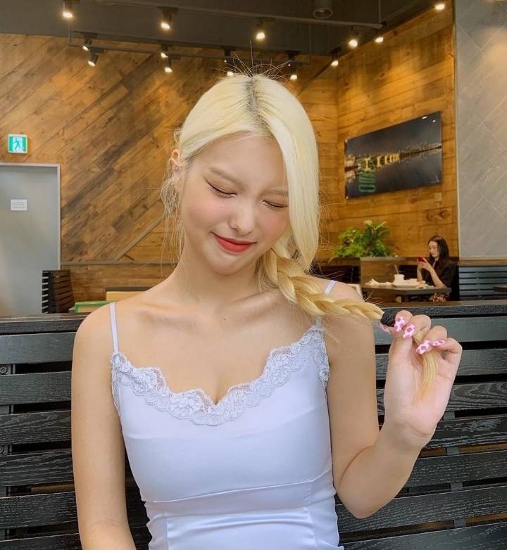 최근 살빼고 스타일링 바꾼뒤 엄청 달라진 여자아이돌 멤버.JPG | 인스티즈