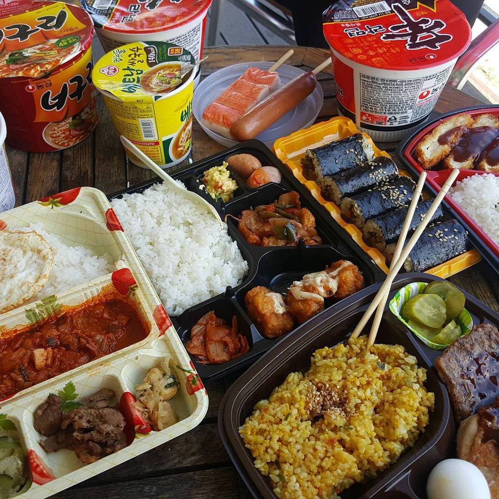 편의점에서 진수성찬 차려먹기.......jpg | 인스티즈