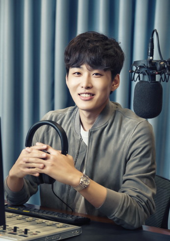 훈내나는 잘생긴 SBS 남자 아나운서 | 인스티즈