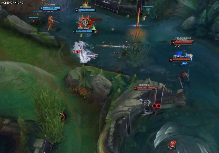 용둥지에서 적군와해맞추는 나이트..GIF | 인스티즈