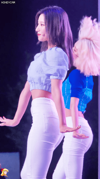 백바지 프로미스나인 새롬.gif | 인스티즈