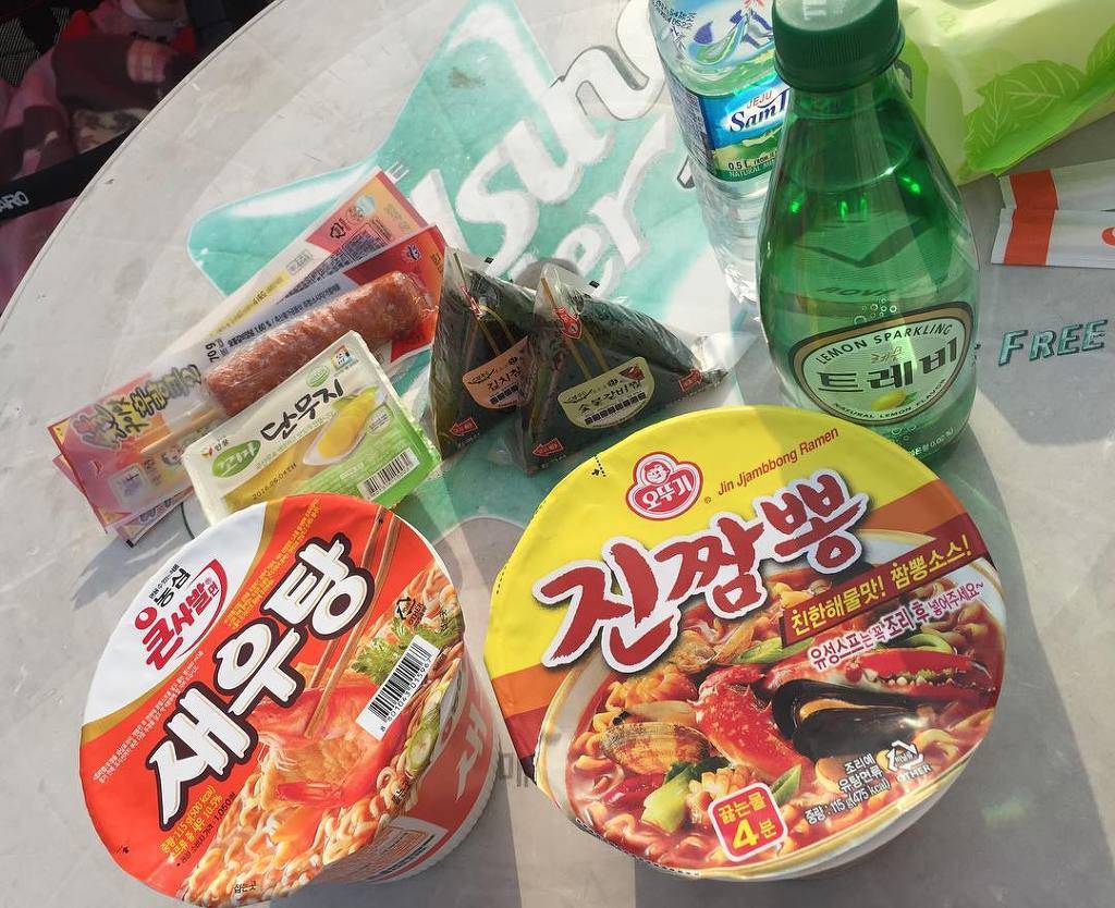 편의점에서 진수성찬 차려먹기.......jpg | 인스티즈