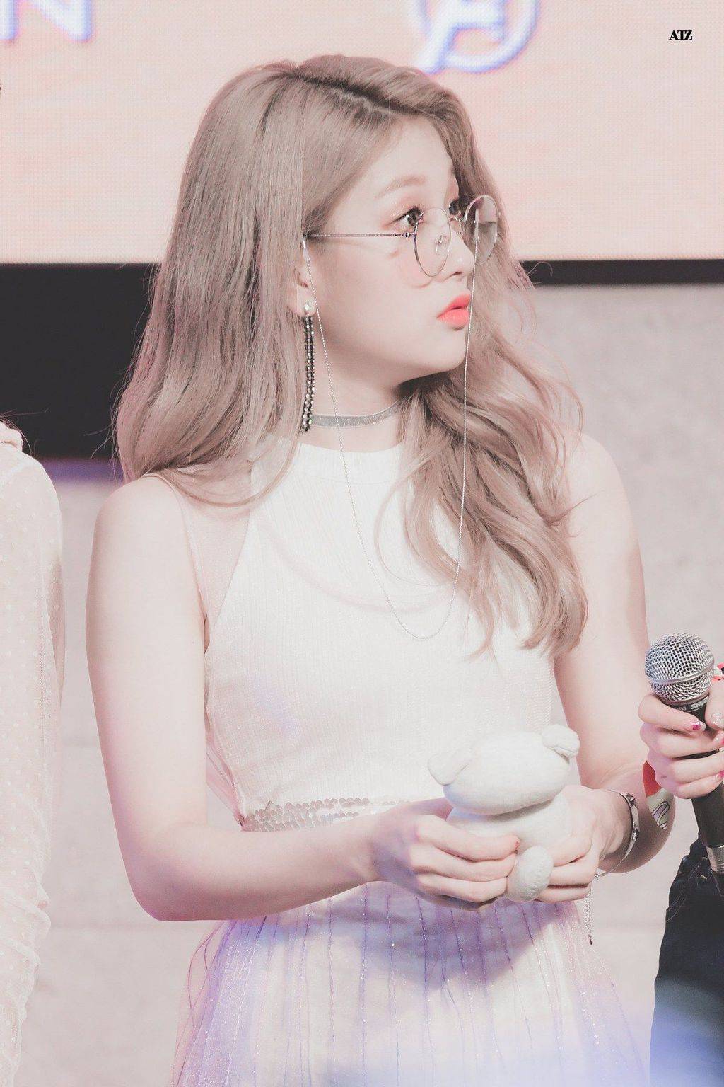 안경이 잘어울리는 프로미스나인 이서연 | 인스티즈