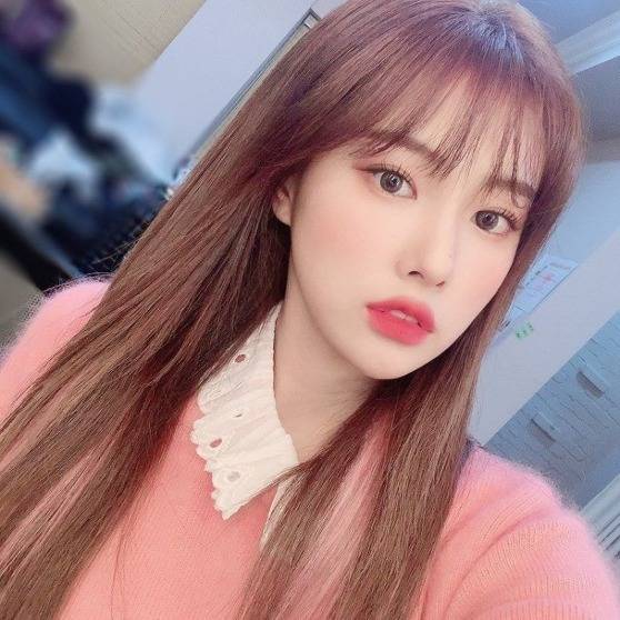 자기 얼굴에 자부심이 있는듯한 아이즈원 강혜원 | 인스티즈