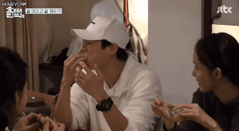 3초 안에 여자들 웃음 터지게 만드는 세글자 GIF | 인스티즈