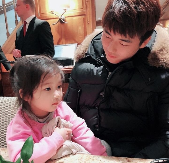 한혜진 기성용 가족사진.JPG | 인스티즈