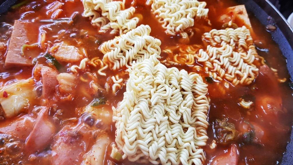 김치찌개보다 은근 좋아하는 사람 많은 찌개 | 인스티즈