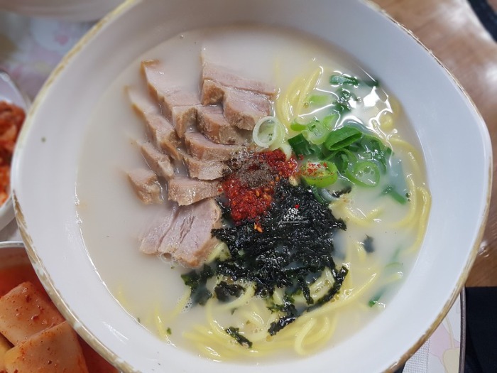 전날 과음한 당신, 친구와 해장겸 식사를 하러 가는데 당신의 선택은? | 인스티즈