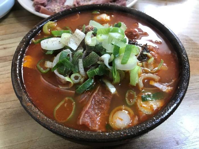 전날 과음한 당신, 친구와 해장겸 식사를 하러 가는데 당신의 선택은? | 인스티즈