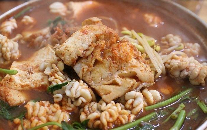 전날 과음한 당신, 친구와 해장겸 식사를 하러 가는데 당신의 선택은? | 인스티즈