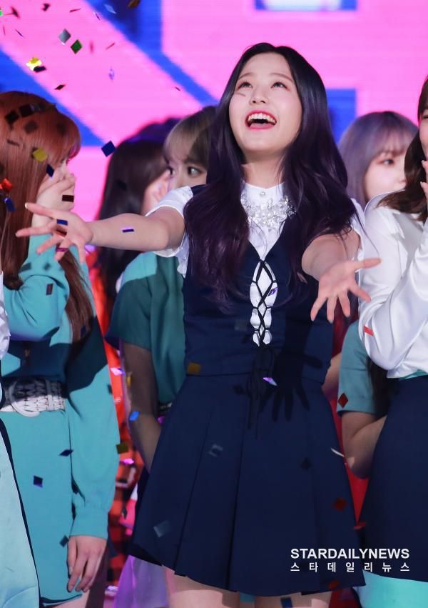 꽃가루를 너무 너무 좋아하는 아이즈원 장원영 | 인스티즈