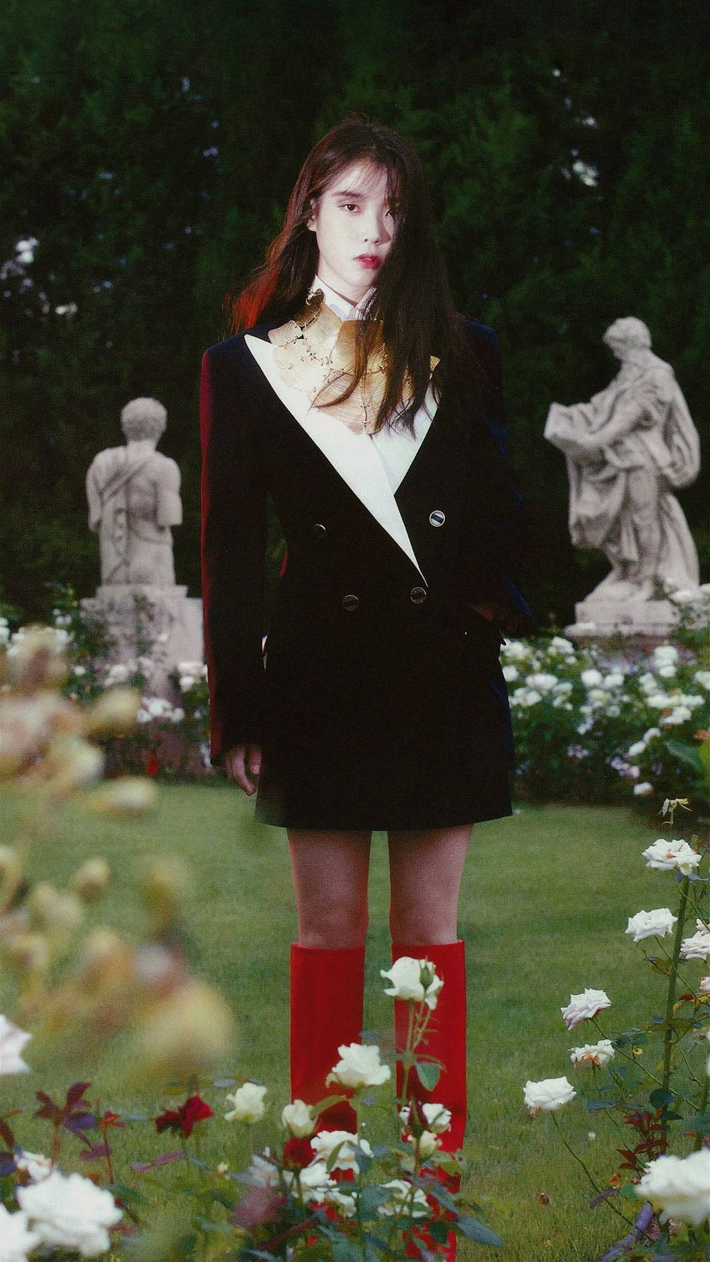 시크한 컨셉의 아이유 화보.JPG | 인스티즈