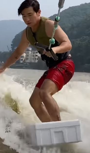 과연 밥상으로 서핑을 탈 수 있을까? | 인스티즈