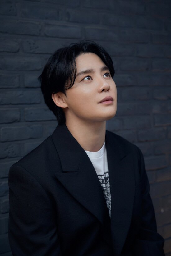 데뷔한지 17년이됐는데 11년째 방송활동 못하는 가수 | 인스티즈