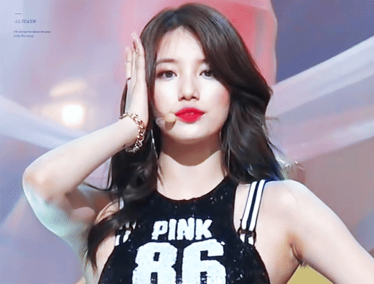 뒷모습 안무 없애라는 댓글이 베댓인 수지 직캠 | 인스티즈